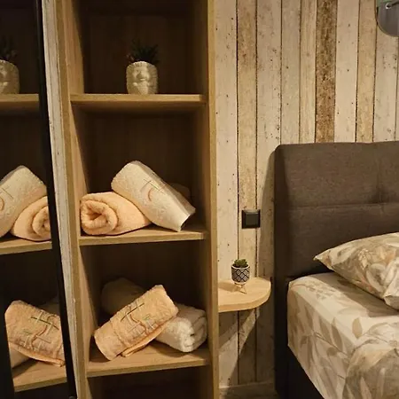 Alora Cosy